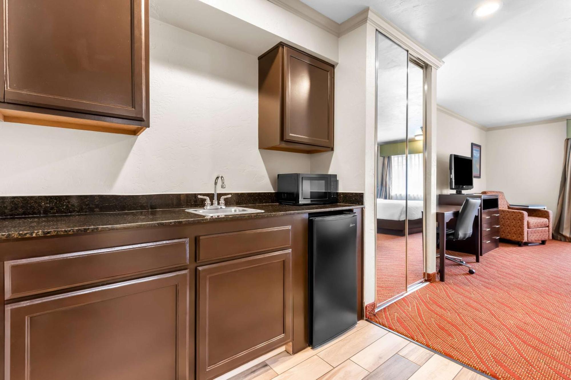 Best Western Plus Parkway Inn Wilsonville Eksteriør bilde